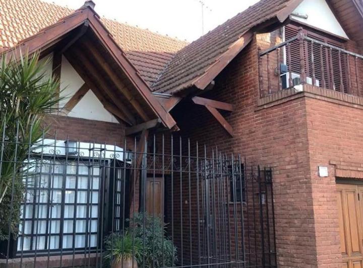 Casa · 200m² · 4 Ambientes · 1 Cochera