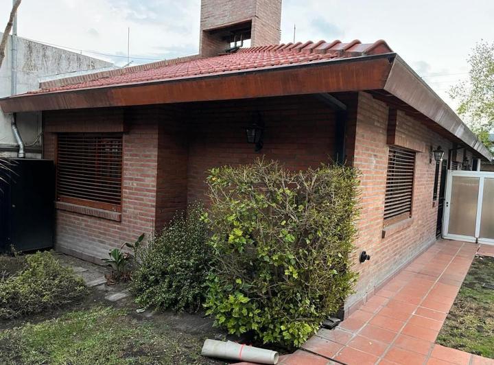 Casa · 180m² · 3 Ambientes · 1 Cochera