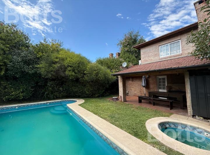 Casa · 90m² · 3 Ambientes · 2 Cocheras
