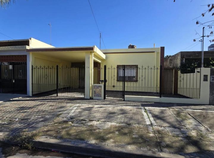 Casa · 110m² · 4 Ambientes · 1 Cochera
