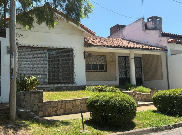 Casa · 128m² · 4 Ambientes · 2 Cocheras