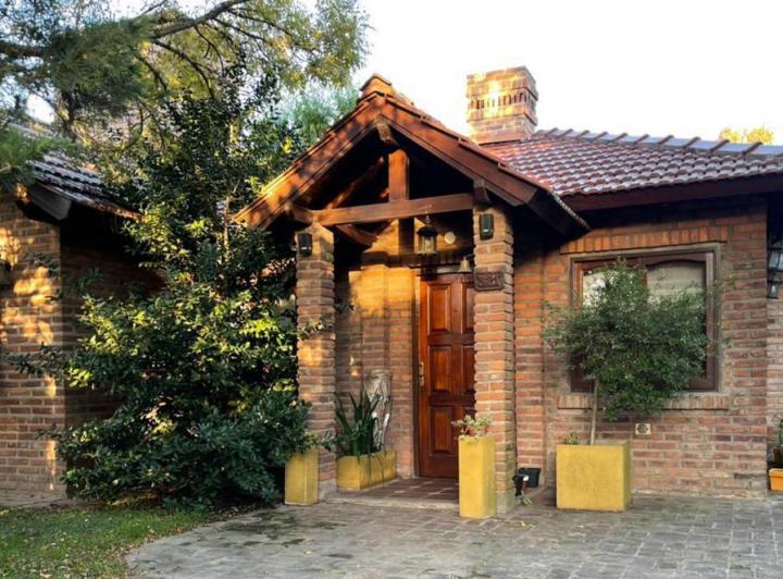 Casa · 190m² · 5 Ambientes · 2 Cocheras