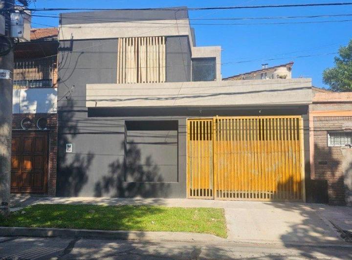 Casa · 111m² · 3 Ambientes · 1 Cochera