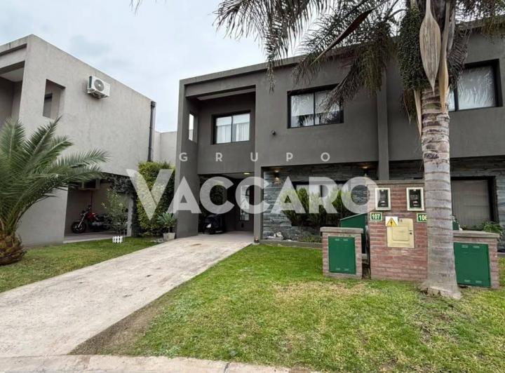 Casa · 156m² · 5 Ambientes · 2 Cocheras