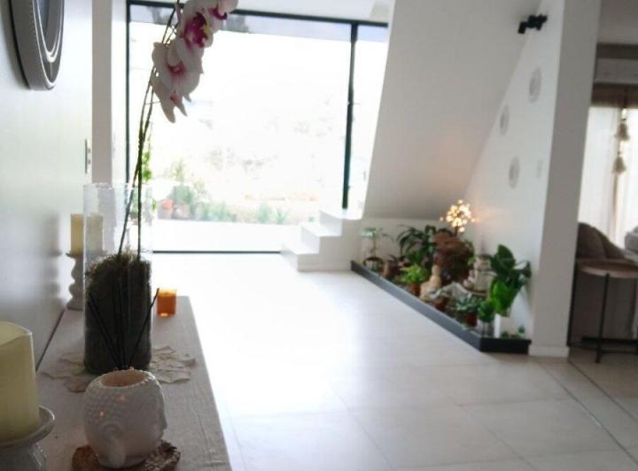 Casa · 215m² · 5 Ambientes · 1 Cochera