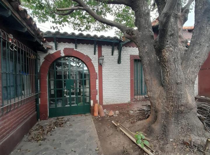 Casa · 232m² · 4 Ambientes · 1 Cochera