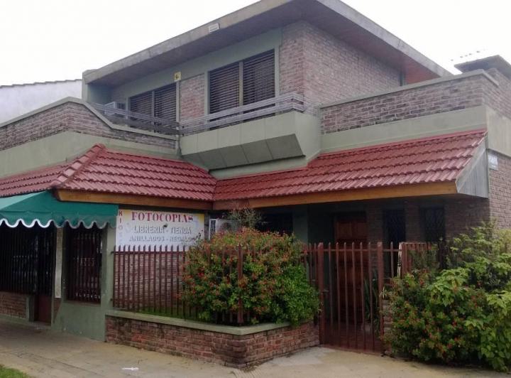 Casa · 168m² · 5 Ambientes · 2 Cocheras