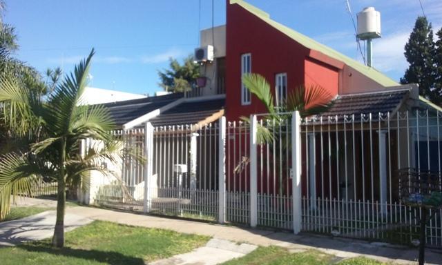 Casa · 130m² · 4 Ambientes · 3 Cocheras