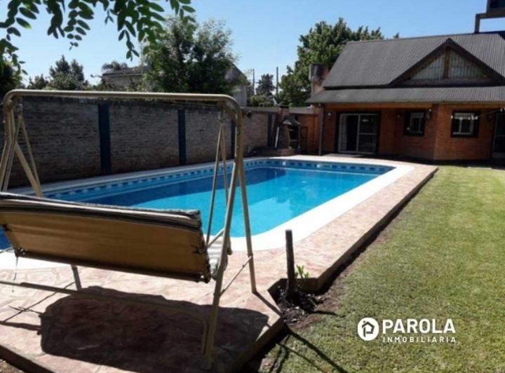 Casa · 180m² · 5 Ambientes · 1 Cochera