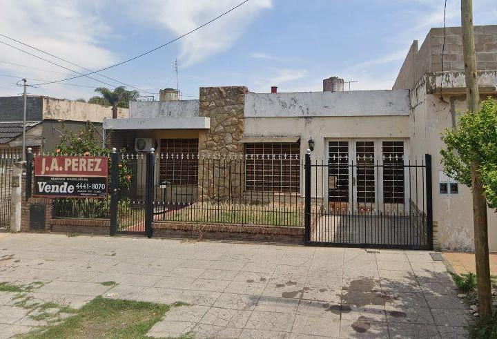 Casa · 285m² · 3 Ambientes · 2 Cocheras