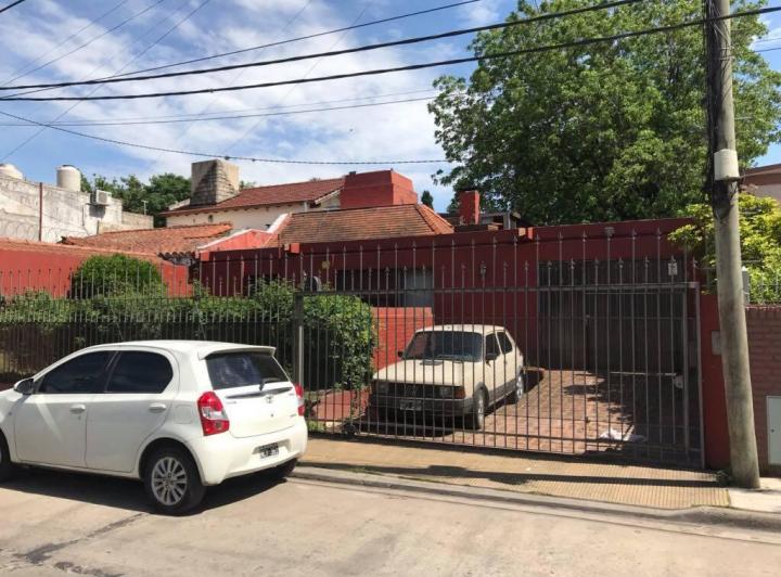 Casa · 280m² · 4 Ambientes · 2 Cocheras