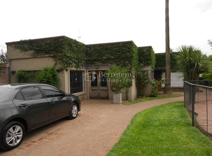 Casa · 210m² · 5 Ambientes