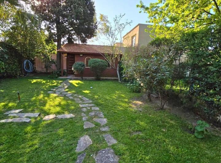Casa · 200m² · 4 Ambientes · 1 Cochera