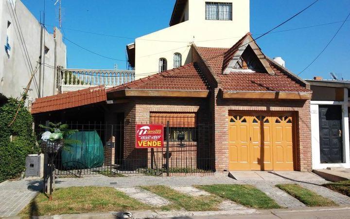Casa · 196m² · 4 Ambientes · 1 Cochera