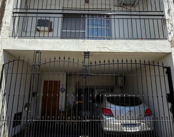 Casa · 216m² · 4 Ambientes · 1 Cochera
