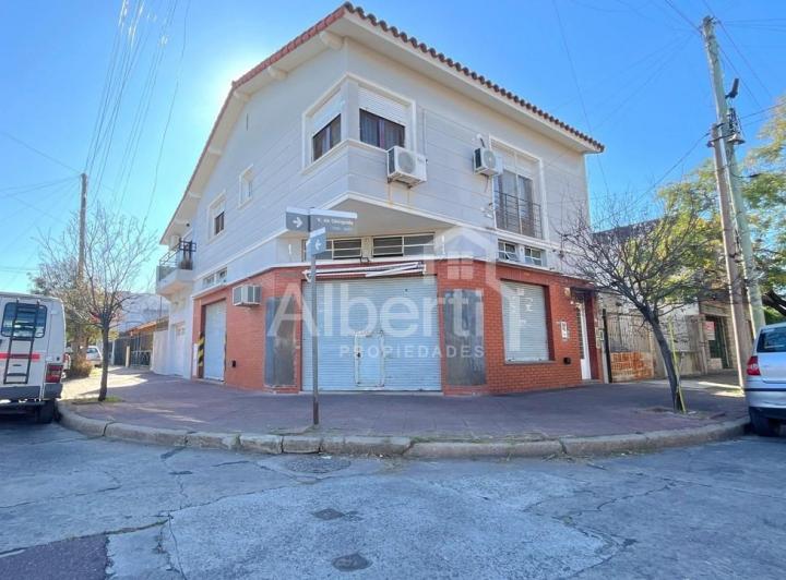 Casa · 156m² · 4 Ambientes · 1 Cochera