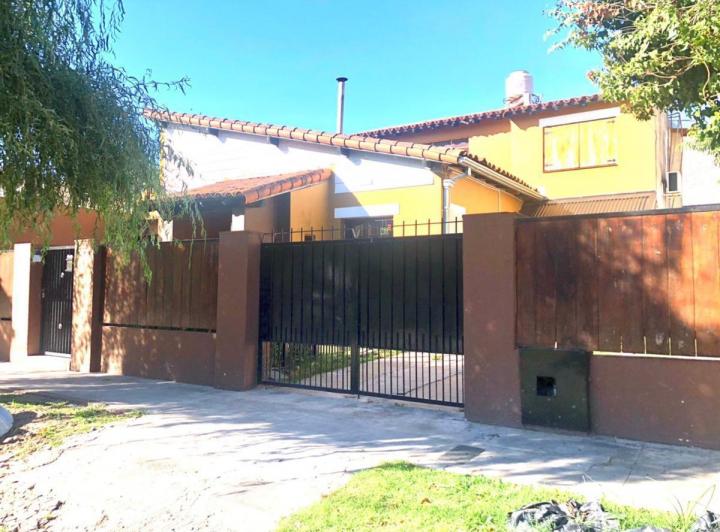 Casa · 150m² · 3 Ambientes · 2 Cocheras