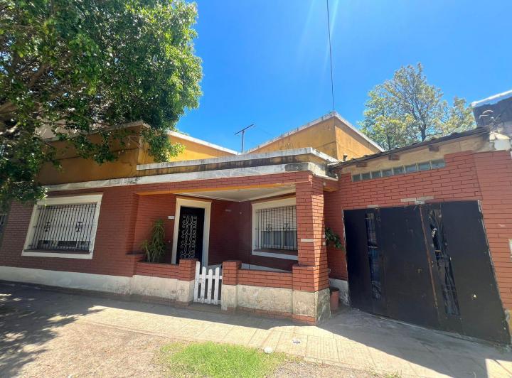 Casa · 99m² · 3 Ambientes · 2 Cocheras