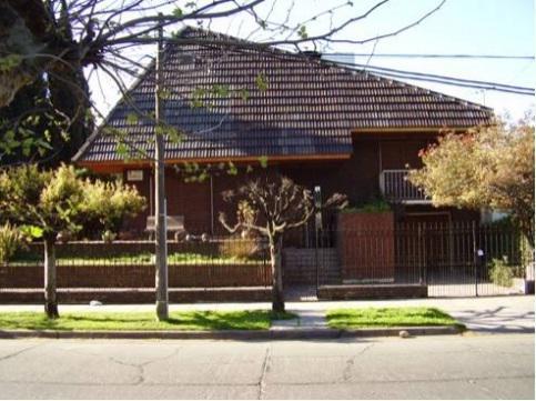 Casa · 360m² · 5 Dormitorios · 2 Cocheras