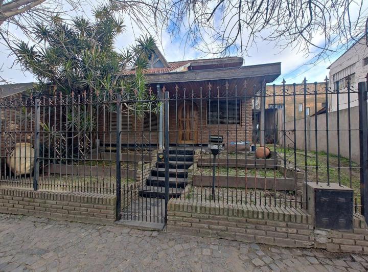 Casa · 117m² · 4 Ambientes · 1 Cochera
