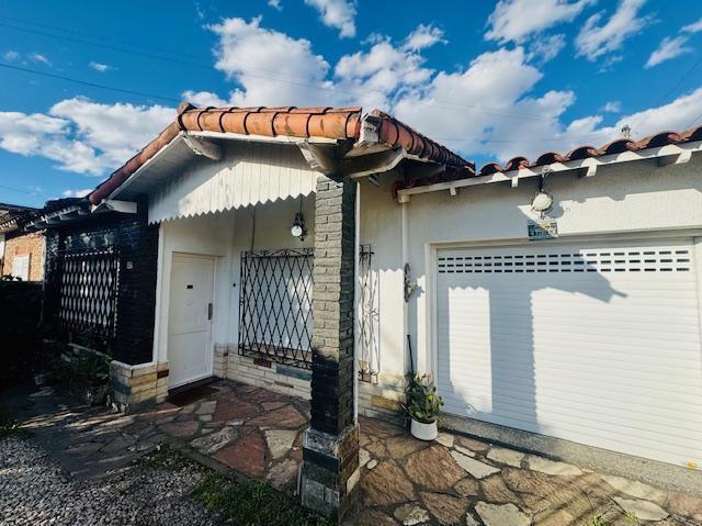 Casa · 110m² · 4 Ambientes · 1 Cochera