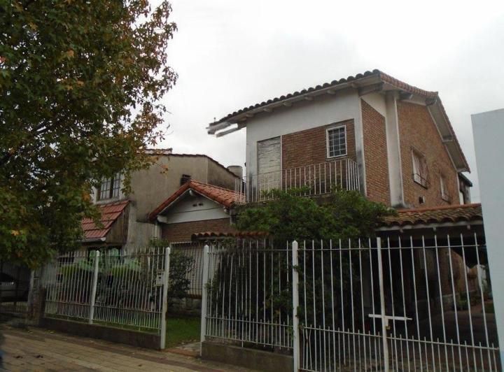 Casa · 270m² · 5 Ambientes · 2 Cocheras