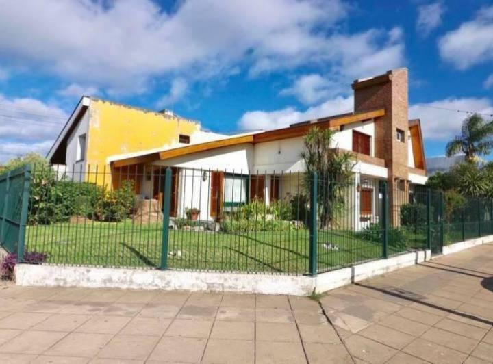 Casa · 179m² · 5 Ambientes · 1 Cochera