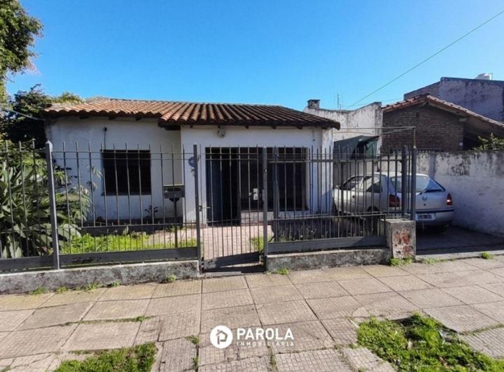 Casa · 200m² · 5 Ambientes · 1 Cochera