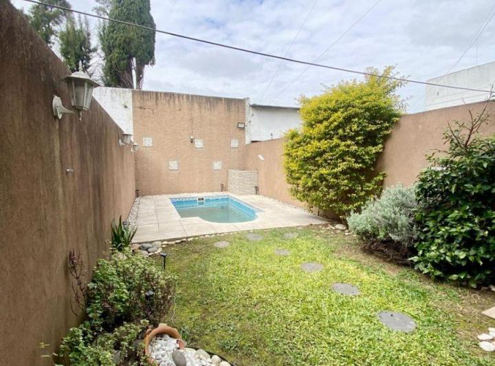 Casa · 130m² · 5 Ambientes · 1 Cochera