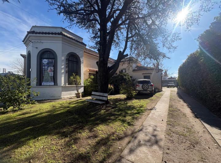 Casa · 195m² · 5 Ambientes · 1 Cochera