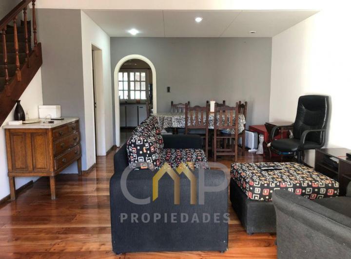 Casa · 160m² · 6 Ambientes · 1 Cochera