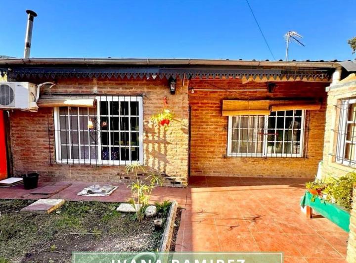 Casa · 230m² · 5 Ambientes · 1 Cochera
