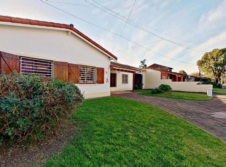 Casa · 132m² · 8 Ambientes · 1 Cochera