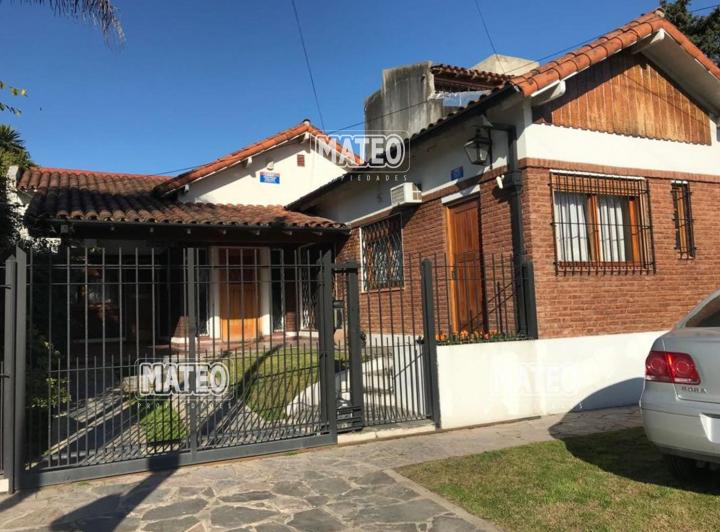 Casa · 1m² · 7 Ambientes · 1 Cochera