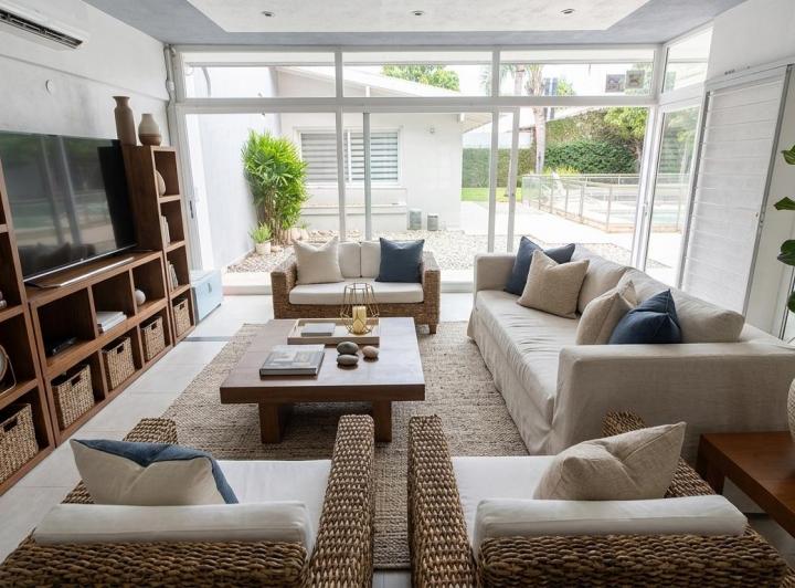 Casa · 360m² · 5 Ambientes · 2 Cocheras