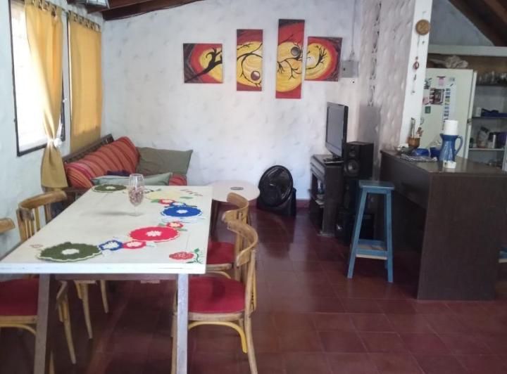 Casa · 225m² · 6 Ambientes · 3 Cocheras