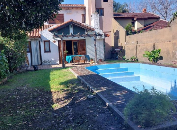 Casa · 110m² · 4 Ambientes · 1 Cochera