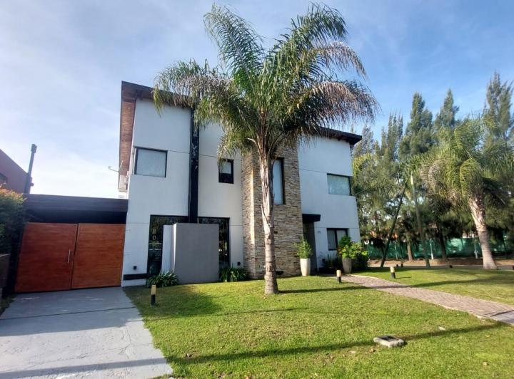 Casa · 258m² · 5 Ambientes