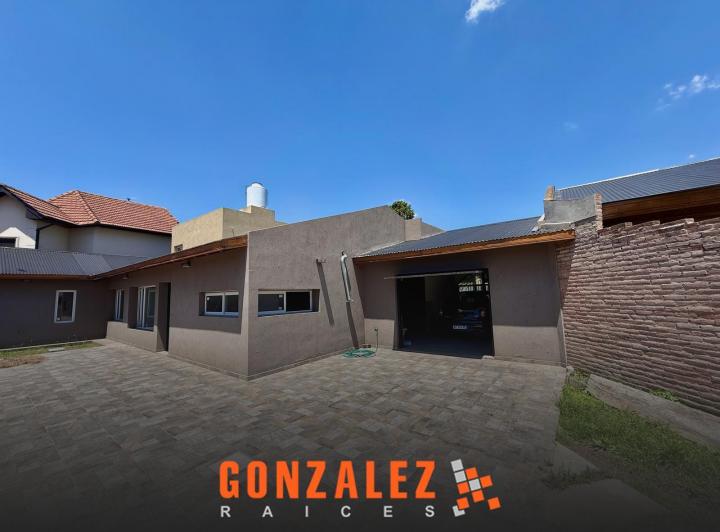 Casa · 180m² · 4 Ambientes · 3 Cocheras