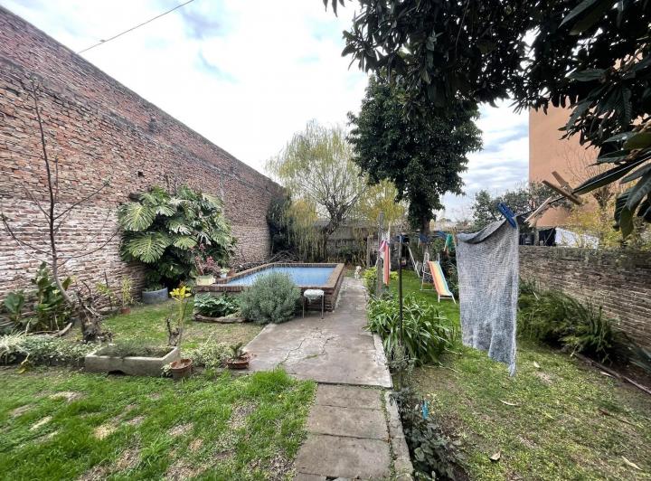 Casa · 200m² · 5 Ambientes