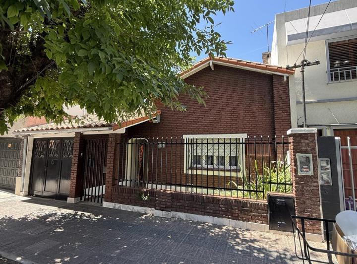 Casa · 95m² · 3 Ambientes · 3 Cocheras