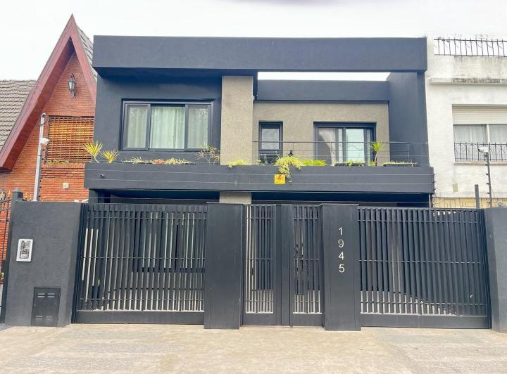 Casa · 226m² · 4 Ambientes · 3 Cocheras