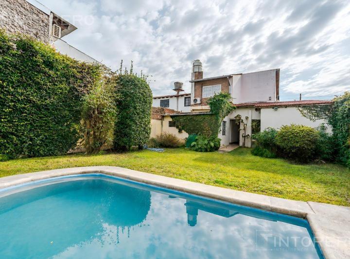 Casa · 156m² · 5 Ambientes · 2 Cocheras