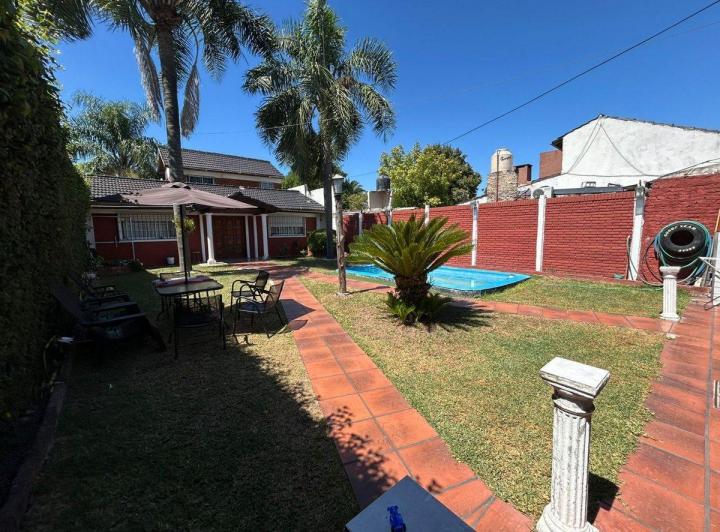 Casa · 150m² · 4 Ambientes · 1 Cochera