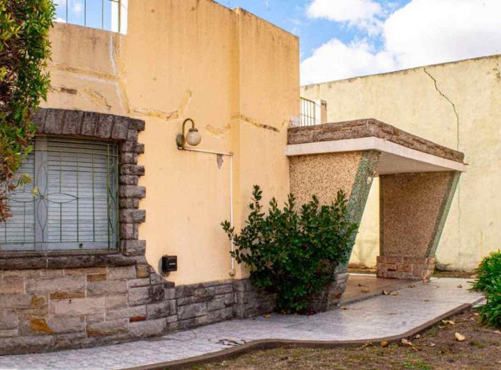 Casa · 130m² · 4 Ambientes · 1 Cochera