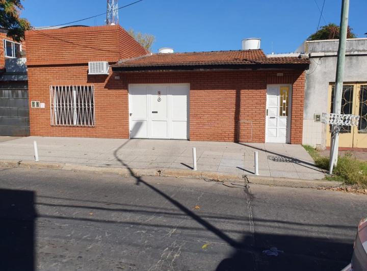 Casa · 140m² · 4 Ambientes · 1 Cochera
