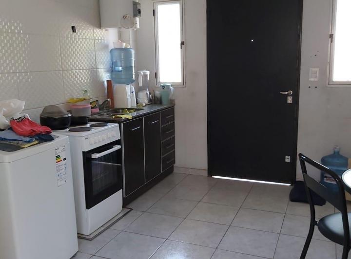 Casa · 100m² · 6 Ambientes · 2 Cocheras
