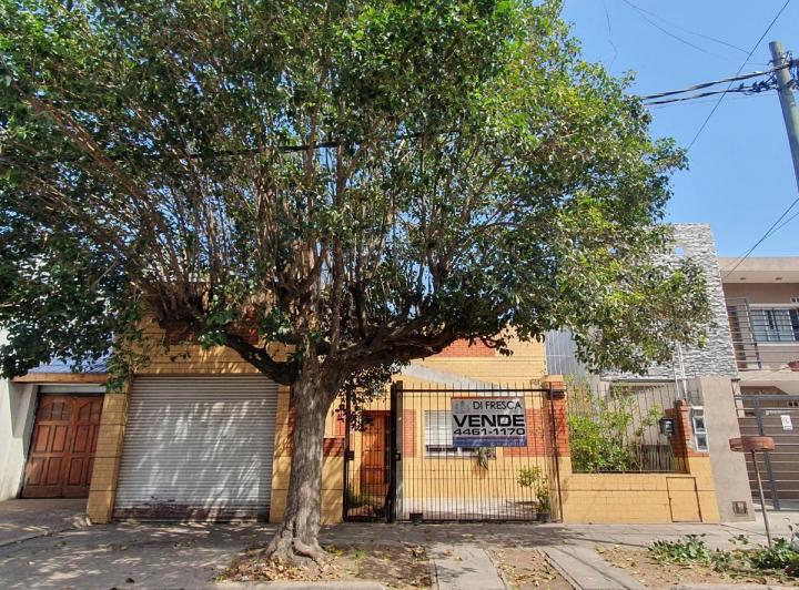 Casa · 130m² · 3 Ambientes · 2 Cocheras