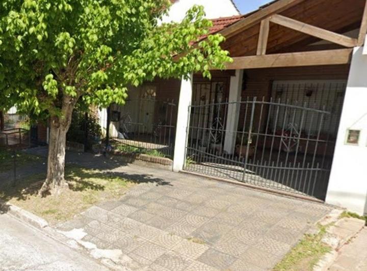 Casa · 100m² · 3 Ambientes · 1 Cochera