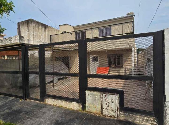 Casa · 160m² · 5 Ambientes · 1 Cochera